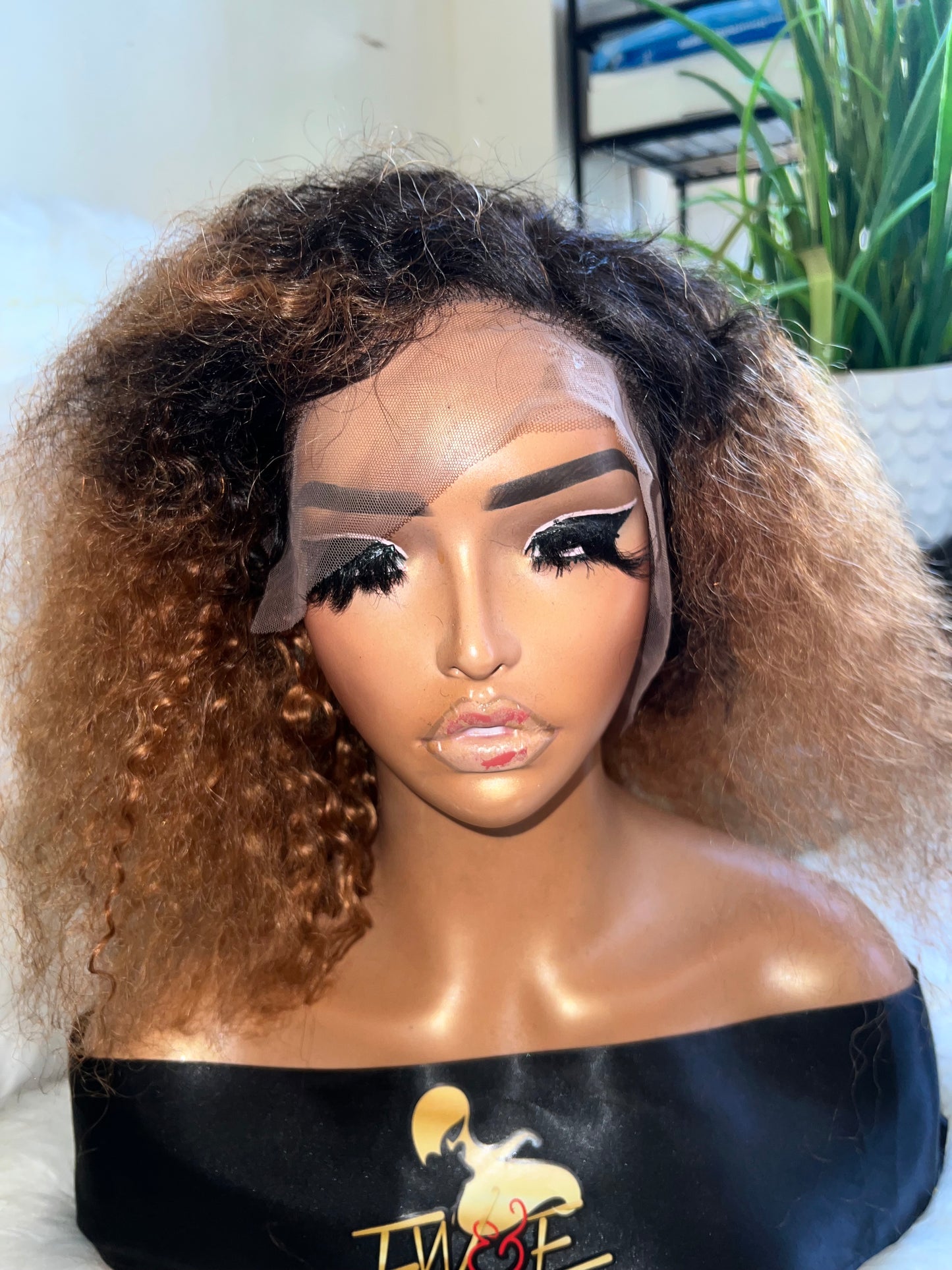 #86 Curly Bob 1b/27 13X5 frontal