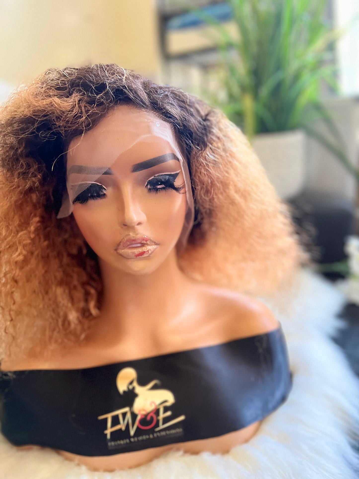 #86 Curly Bob 1b/27 13X5 frontal
