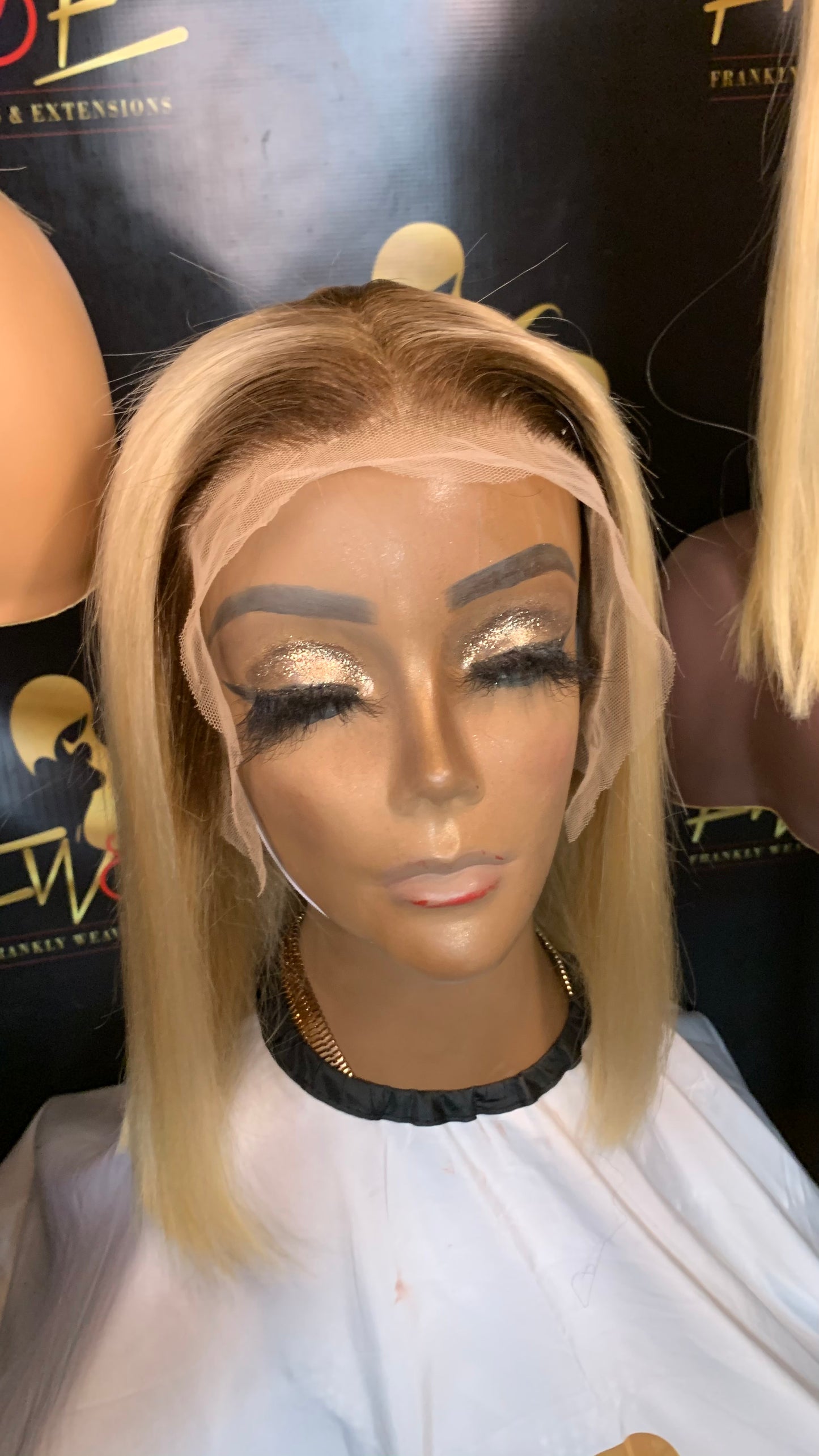 (52)Blonde Bobs with different roots