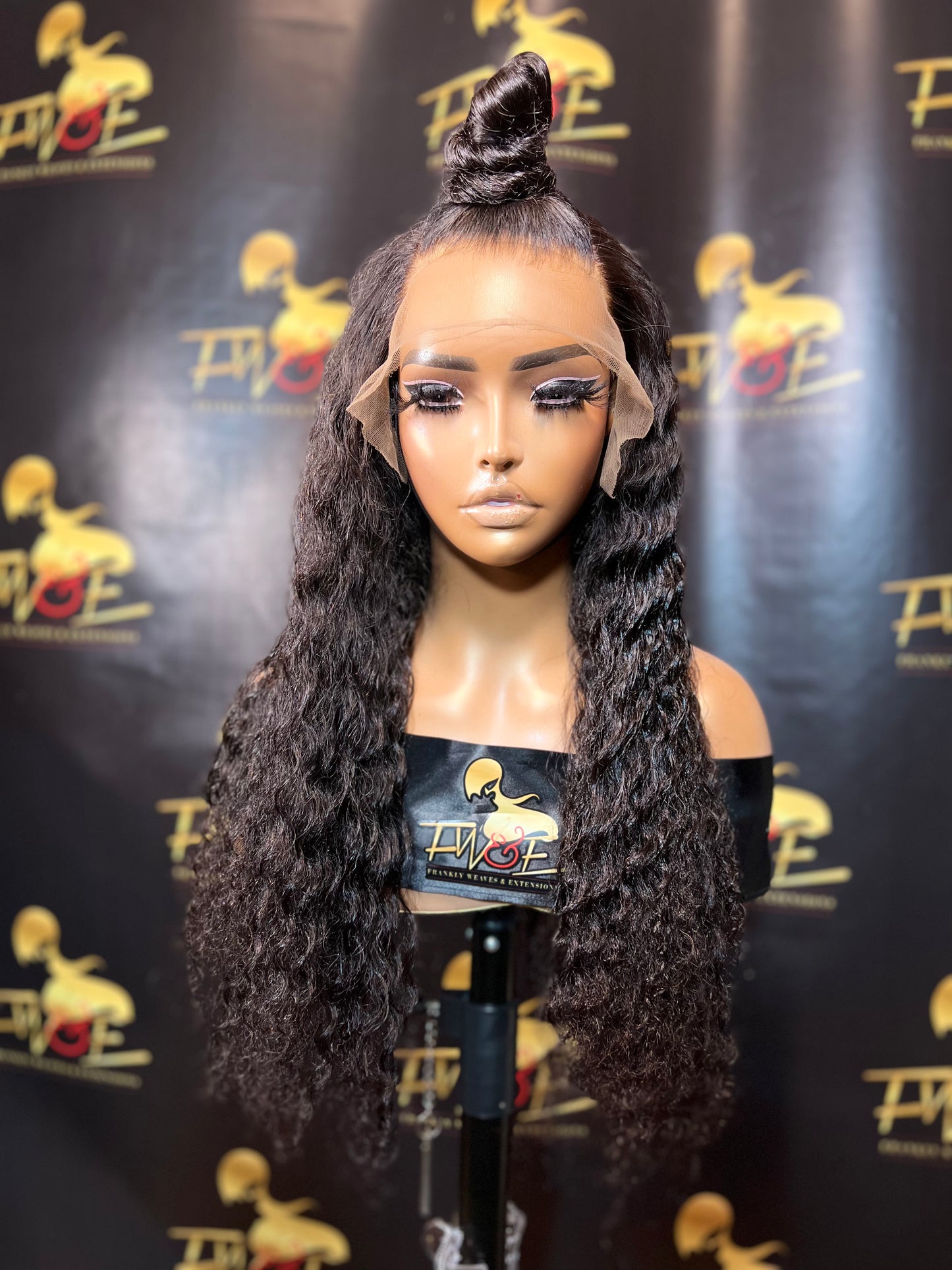 (1) updo ponytail /front lace /20 inches