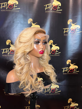 (32) 6*6 Transparent blond w/ roots