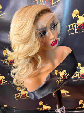 (32) 6*6 Transparent blond w/ roots